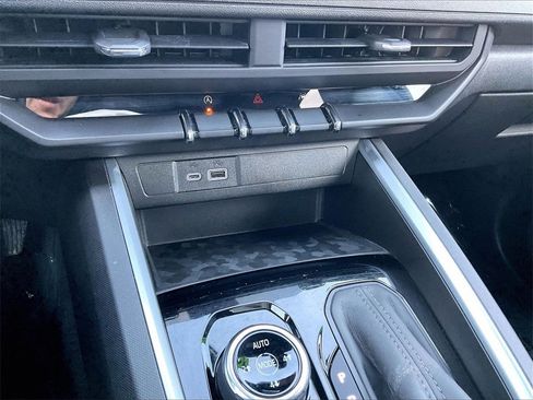 Used 2023 Chevrolet Colorado Trail Boss w/ Advanced Trailering Package image 24