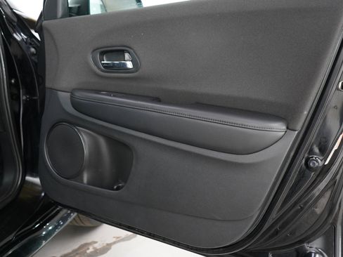 Used 2020 Honda HR-V Sport image 9