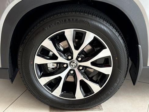 New 2026 Toyota Grand Highlander AWD Hybrid image 5