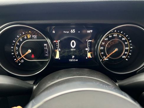 Used 2023 Jeep Gladiator Mojave w/ Cold Weather Group image 10