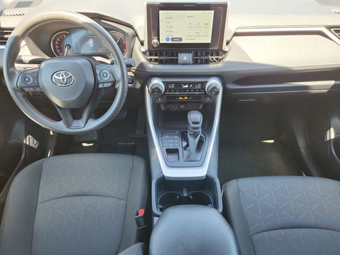 Used 2025 Toyota RAV4 XLE AWD/4WD image 10
