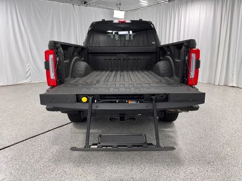 Used 2024 Ford F250 Platinum AWD/4WD image 23