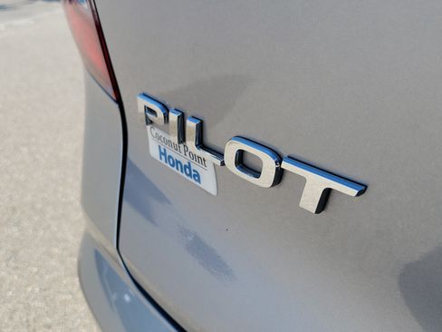 Used 2020 Honda Pilot Elite image 9