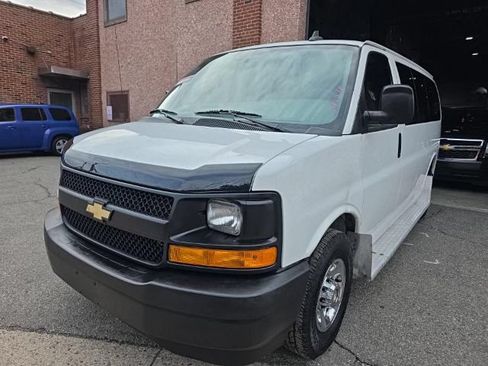 Used 2017 Chevrolet Express 2500 LS RWD image 4