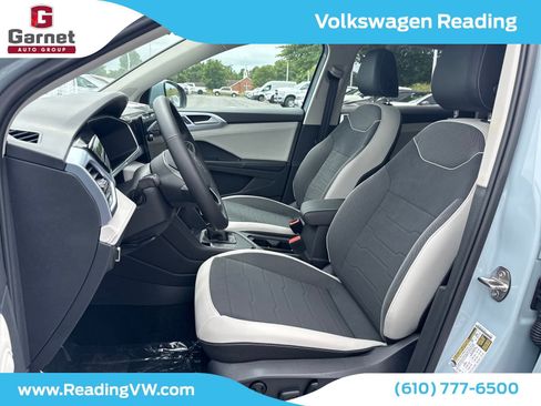 New 2025 Volkswagen Taos SE image 13