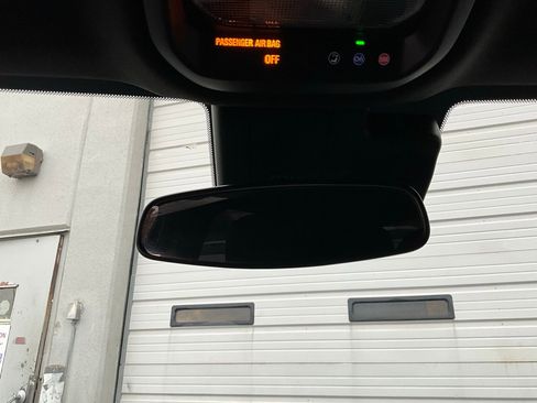 Used 2025 Buick Envista Sport Touring image 17