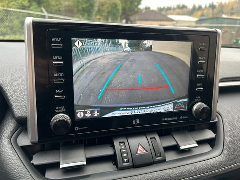 Used 2020 Toyota RAV4 Limited image 20