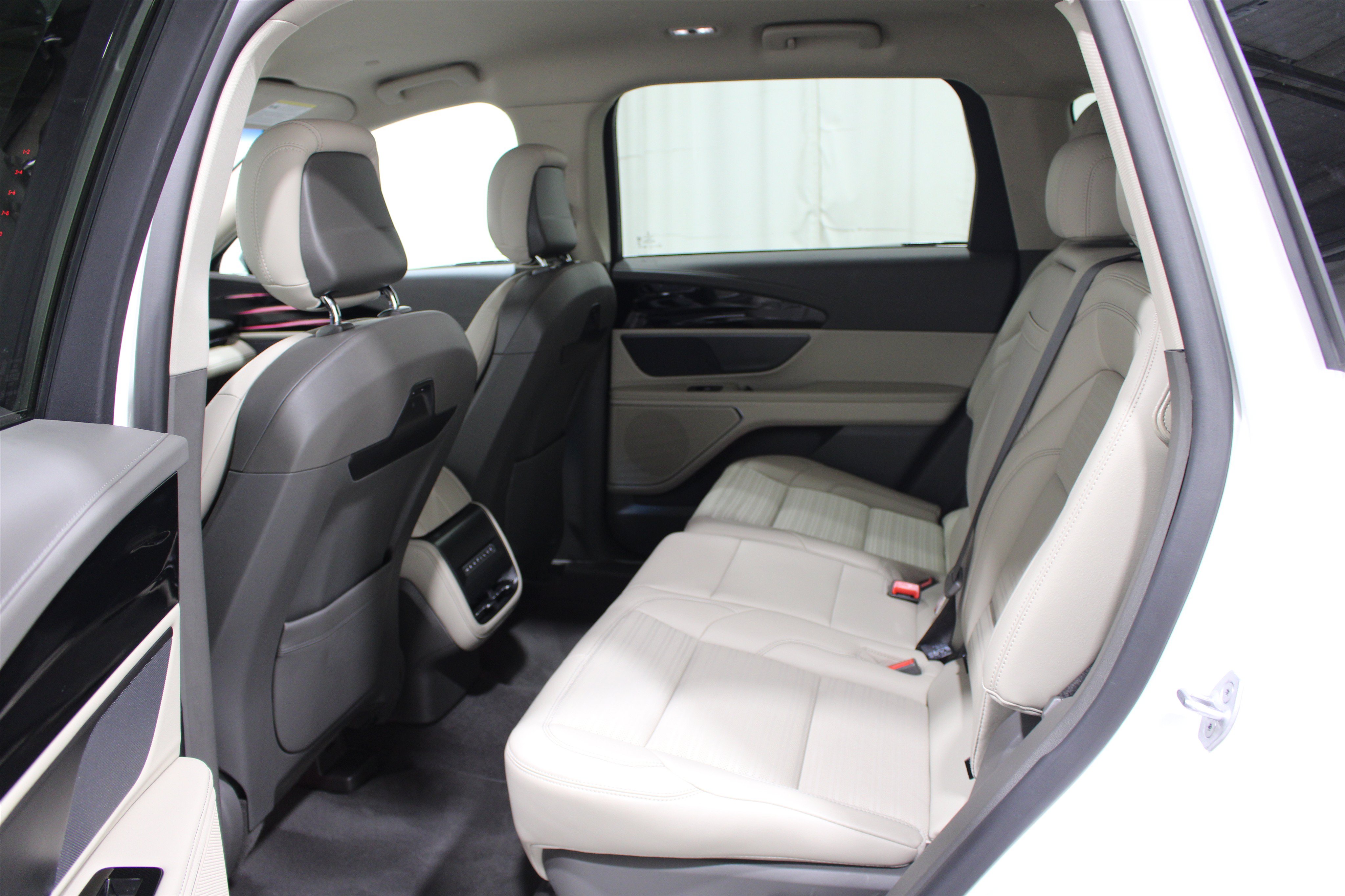 Used 2024 Lincoln Nautilus Reserve AWD/4WD image 21