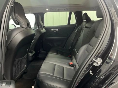 Used 2025 Volvo V60 B5 Cross Country Plus AWD/4WD image 14
