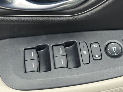 Used 2025 Honda HR-V LX image 13