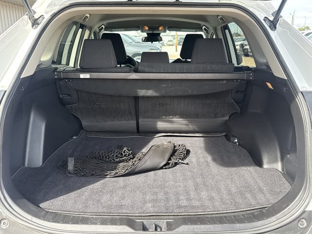 Used 2021 Toyota RAV4 LE FWD image 10
