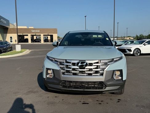 Used 2022 Hyundai Santa Cruz SEL FWD image 2