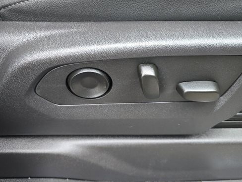 Used 2024 GMC Sierra 1500 SLT image 21