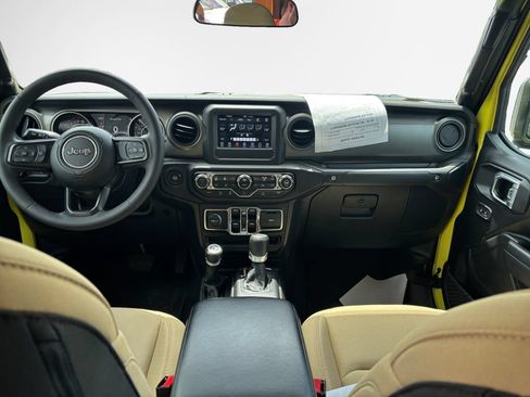 Used 2023 Jeep Gladiator Sport AWD/4WD image 21