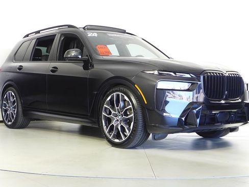 Certified 2024 BMW X7 xDrive40i w/ M Sport Package AWD/4WD image 4