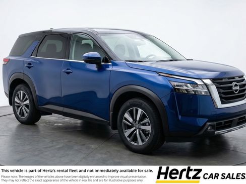 Used 2025 Nissan Pathfinder SV image 1