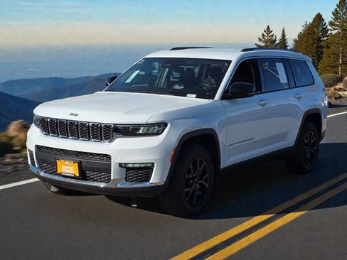 Used 2022 Jeep Grand Cherokee L Limited image 4