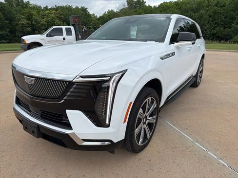 Used 2025 Cadillac Escalade IQ Luxury 2 AWD/4WD image 1