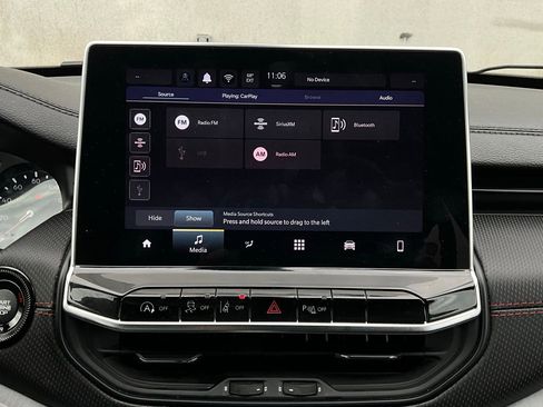 Used 2025 Jeep Compass Trailhawk image 31