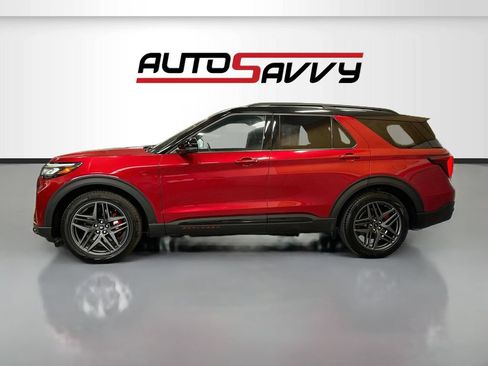 Used 2025 Ford Explorer ST AWD/4WD image 4