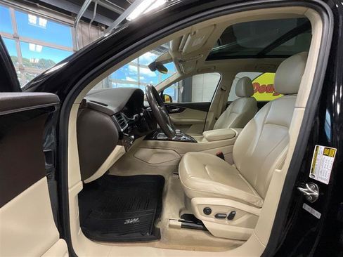 Used 2018 Audi Q7 3.0T Prestige w/ Prestige Package image 11