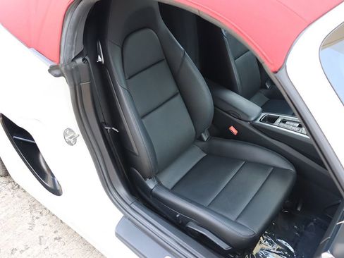 Used 2016 Porsche Boxster S image 31