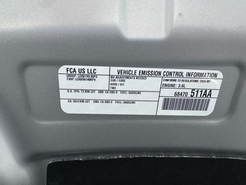 Used 2020 Chrysler Pacifica Touring-L FWD image 60