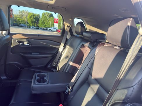 Certified 2023 Nissan Rogue SL w/ SL Premium Package AWD/4WD image 34