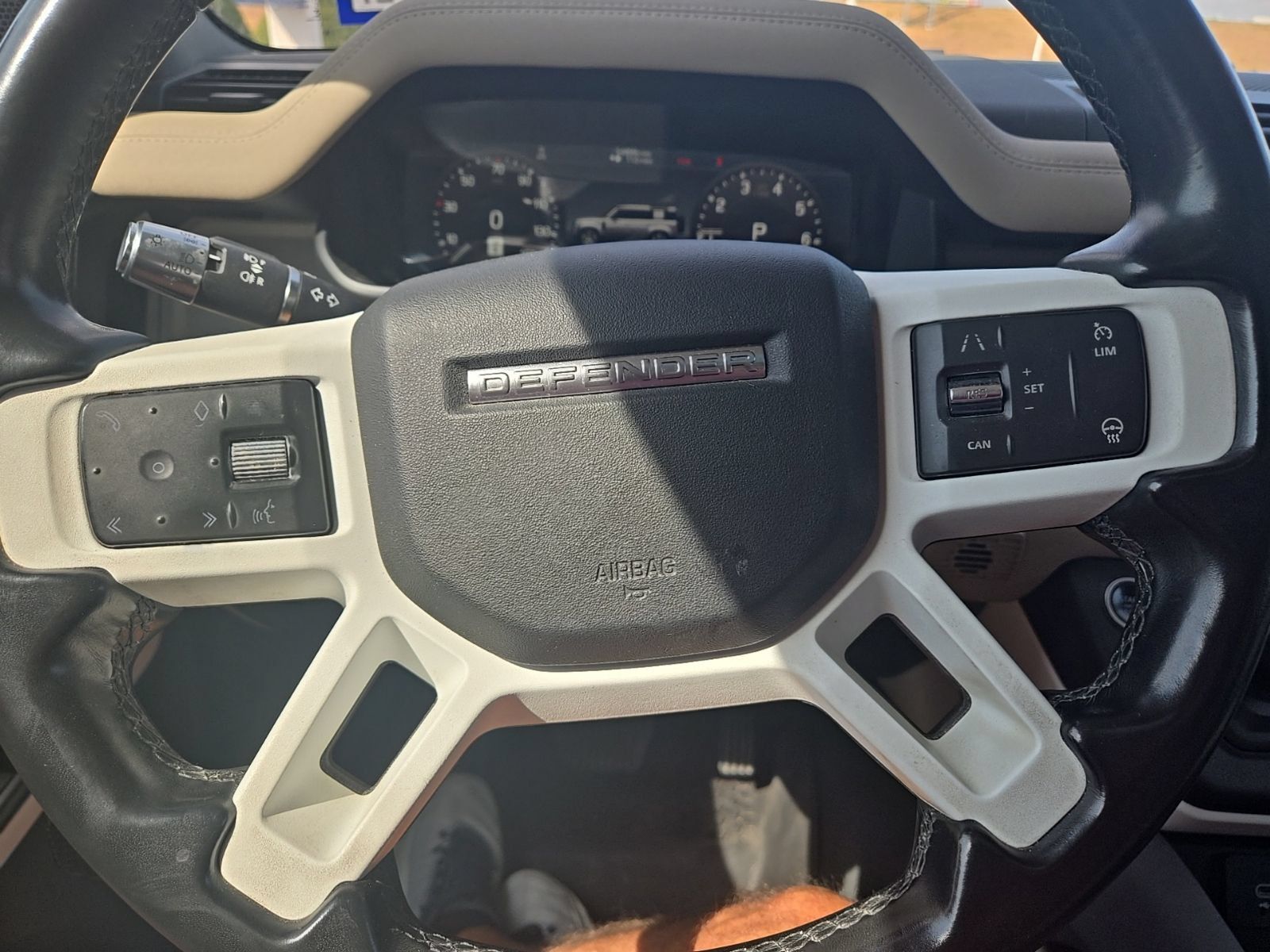 Used 2022 Land Rover Defender 110 SE AWD/4WD image 17