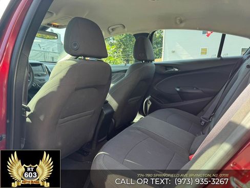 Used 2016 Chevrolet Cruze LT w/ Convenience Package image 9