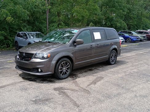 Used 2016 Dodge Grand Caravan SXT FWD image 7