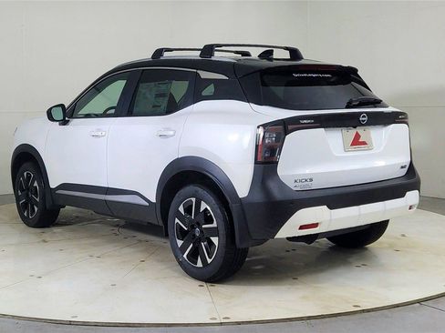 New 2026 Nissan Kicks SV w/ Cold Weather Package AWD/4WD image 5