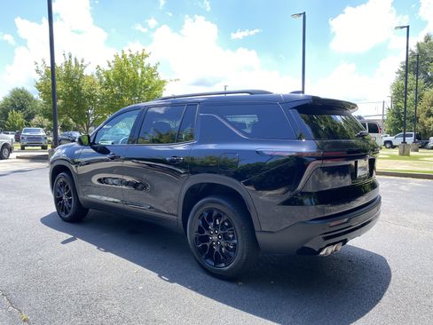 Used 2026 Chevrolet Traverse LT w/ Midnight/Sport Edition FWD image 7