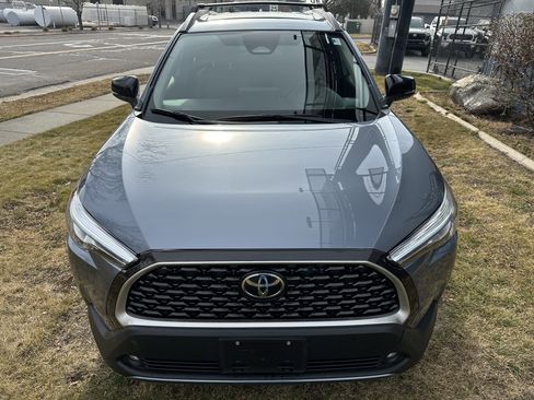 Used 2025 Toyota Corolla Cross XLE w/ Convenience Package image 13