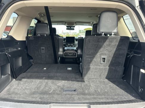 Certified 2024 Ford Expedition XLT image 6