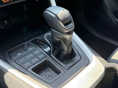 Used 2022 Toyota RAV4 XLE image 26