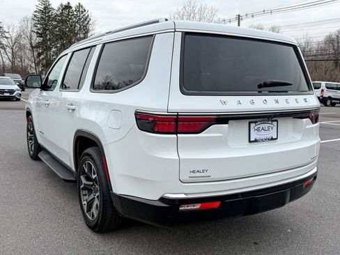 Used 2023 Jeep Wagoneer Series III w/ Preferred Equipment Group image 5