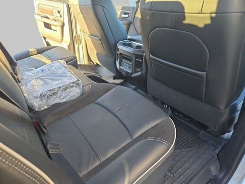 New 2025 RAM 2500 Laramie AWD/4WD image 12
