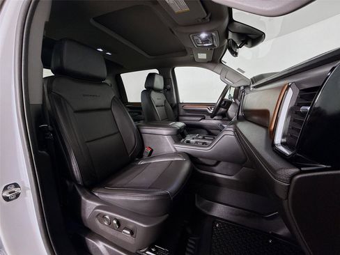 Used 2024 GMC Sierra 3500 Denali w/ Denali Reserve Package image 30