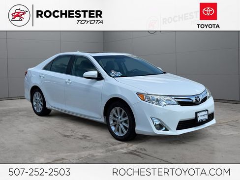 Used 2012 Toyota Camry XLE FWD image 1