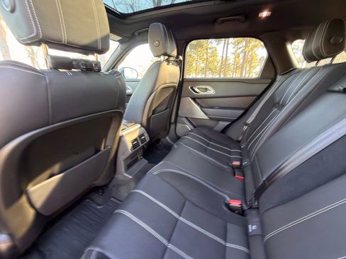 Used 2019 Land Rover Range Rover Velar R-Dynamic SE image 15