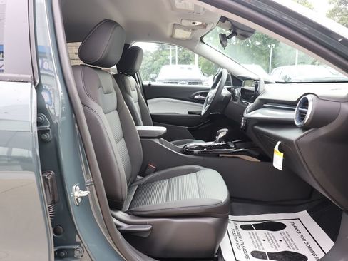 New 2026 Chevrolet Trax LT w/ Midnight Edition FWD image 31