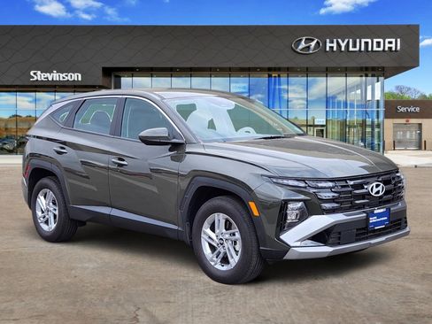 Certified 2025 Hyundai Tucson SE image 5