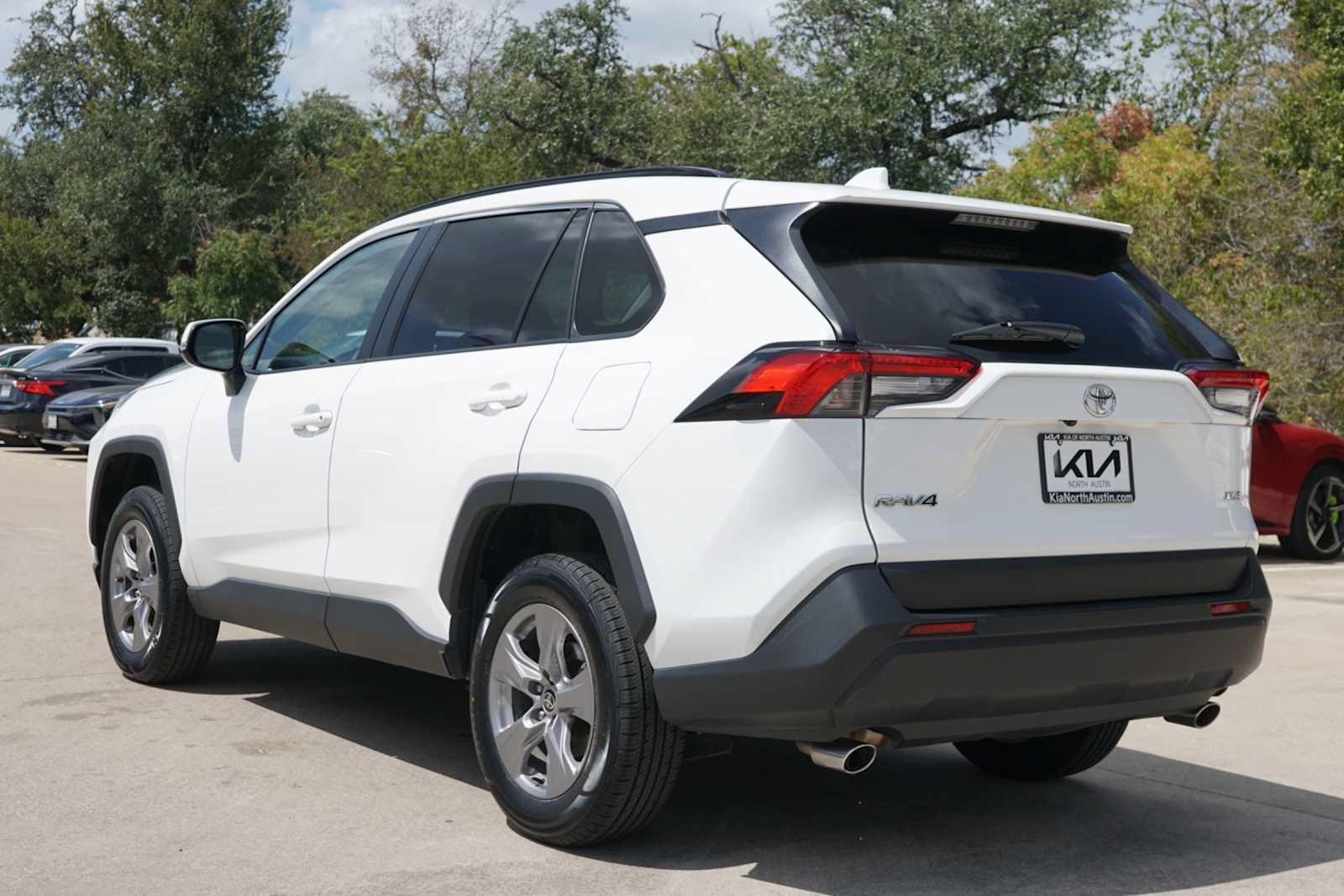 Used 2025 Toyota RAV4 XLE FWD image 4