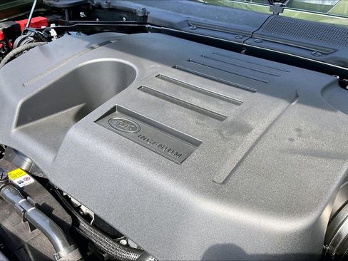 New 2026 Land Rover Defender 110 X-Dynamic SE AWD/4WD image 19