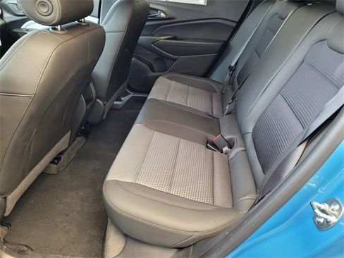 Used 2025 Chevrolet Trax LT w/ Driver Confidence Package image 18