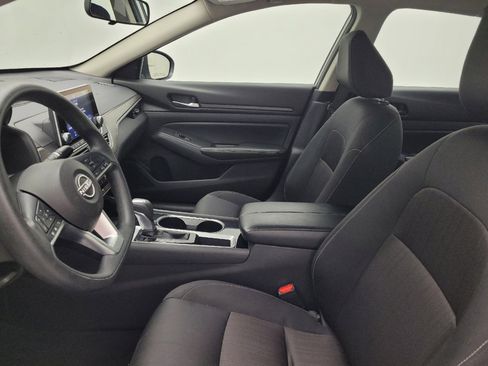 Used 2024 Nissan Altima 2.5 SV image 17