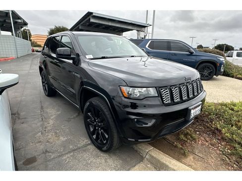 Used 2019 Jeep Grand Cherokee Altitude AWD/4WD image 2