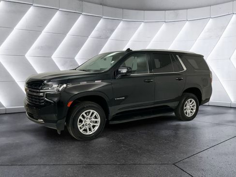 Used 2024 Chevrolet Tahoe LT image 3