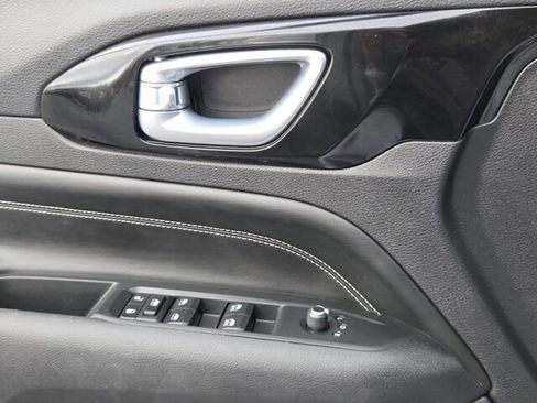 Used 2022 Jeep Compass Altitude image 29